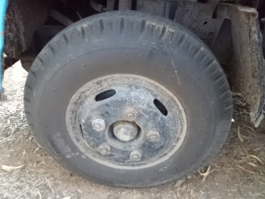 ขายรถอีซูซุ6ล้อNKR110แรง โดยสาร สภาพสวยๆ พร้อมใช้งานคับ