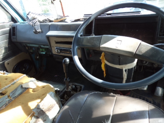 ขายรถอีซูซุ6ล้อNKR110แรง โดยสาร สภาพสวยๆ พร้อมใช้งานคับ