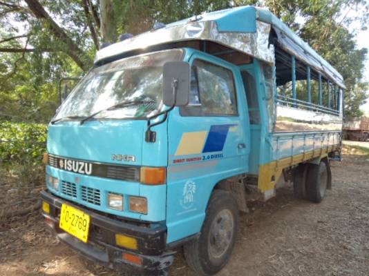 ขายรถอีซูซุ6ล้อNKR110แรง โดยสาร สภาพสวยๆ พร้อมใช้งานคับ