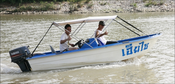 ขายเรือไฟเบอร์ 14 ฟุต เครื่องยามาฮ่า 40 แรง + เทเลอร์.