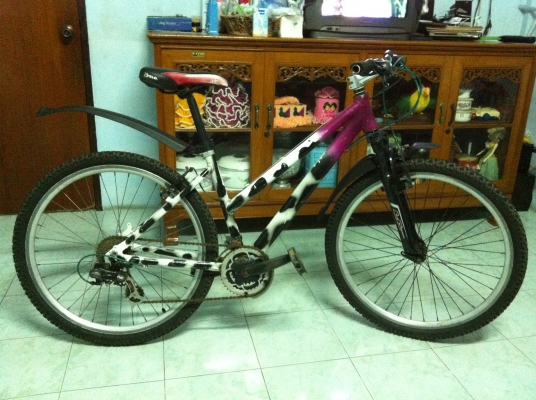 (ขายแล้วครับ ขอขอบคุณเว็ป truck2hand.com และผู้ซื้อเป็นอย่างสูงครับ)ขายเสือภูเขา LA 26 นิ้ว โครงอัลลอยด์ น้ำหนักเบา่ ล้อมิเนียม 21 เกียร์ โช๊คหน้า พร้อมใช้ อยากได้เท่าไหร่ต่อรองมา ขายได้ขายเลย