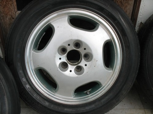 *** ขาย ล้อแม็กเบนซ์ 5 รู Made in Italy ขอบ 16 นิ้ว พร้อมยาง 225/55 /16 ***