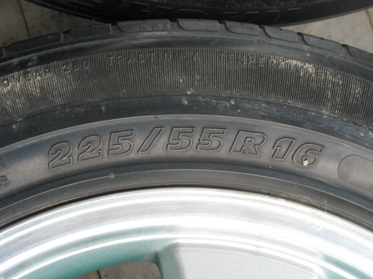 *** ขาย ล้อแม็กเบนซ์ 5 รู Made in Italy ขอบ 16 นิ้ว พร้อมยาง 225/55 /16 ***