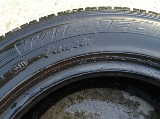 ขายยางMICHELIN VANPIX 205/70/15 2011 ดอกเต็มๆ0895238979
