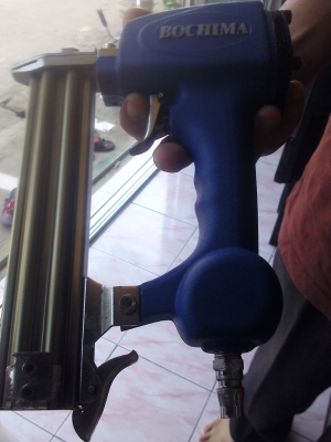 ปืนลมยิงตะปูเล็ก BOCHIMA ใช้ได้ดี ลมไม่รั่ว