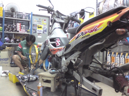 แดชตัวเก่า แถมชุดสีตัวใหม่ครับ แดชตัวเก่า แถมชุดสีตัวใหม่ครับ