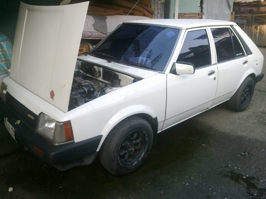 ขายรถโบรานเก๋งมาสด้า323 สีขาว5ประตู 45000