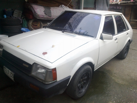 ขายรถโบรานเก๋งมาสด้า323 สีขาว5ประตู 45000