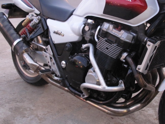 บรีส ไบค์ ช็อป/// ขายCb1300.ปี99 ทะเบียนโอน แต่งเต็ม