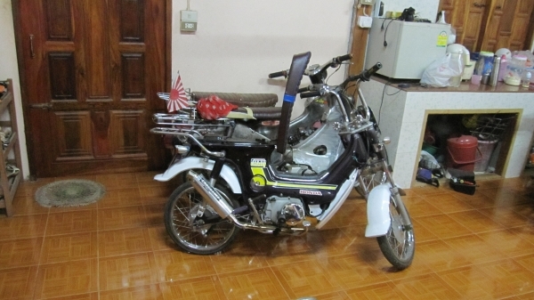 ลดๆๆๆเหลือ21000ถ้วนครับ จะเลิกเล่นแล้วครับขายๆๆขายชาลีสีม่วงครามเครื่องเวฟ110 มีเล่มเครื่องครับ ขาย21000บาทครับ แต่งสวยๆสนใจติดต่อ 080-1696651 ส่งได้ทั่วไทย