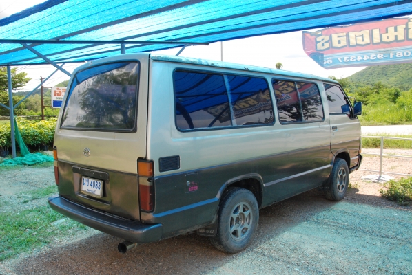 ขายรถตู้สักคันครับ