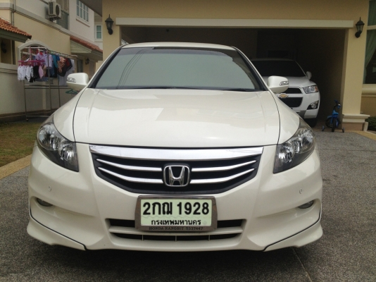 ขายHONDA Accord2.0ปี09รถบ้านมือเดียวแท้ๆครับราคาไม่แรง720000สนใจ0853647170