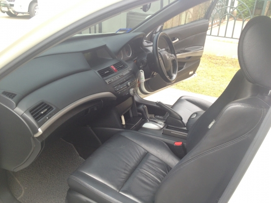 ขายHONDA Accord2.0ปี09รถบ้านมือเดียวแท้ๆครับราคาไม่แรง720000สนใจ0853647170