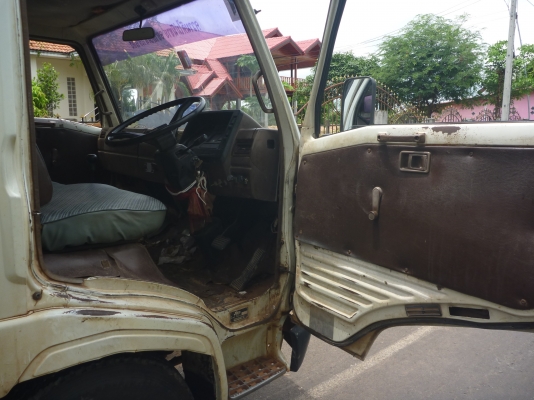 ขาย HINO KM 779 ตู้แห้ง 3 บานยาว 5 M เดิมๆครับราคาคุยกันได้ครับ ขาย HINO KM 779 ตู้แห้ง 3 บานยาว 5 M เดิมๆครับราคาคุยกันได้ครับ