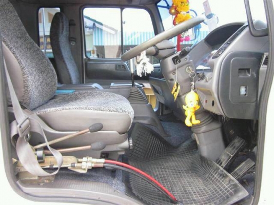 HINO FC2J จำนวนห้าสูบ 170 แรงม้า HINO FC2J จำนวนห้าสูบ 170 แรงม้า