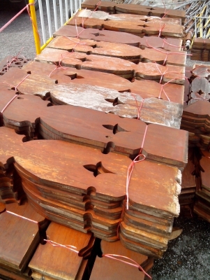 ไม้สักแกะสลักขายเหมาครับ