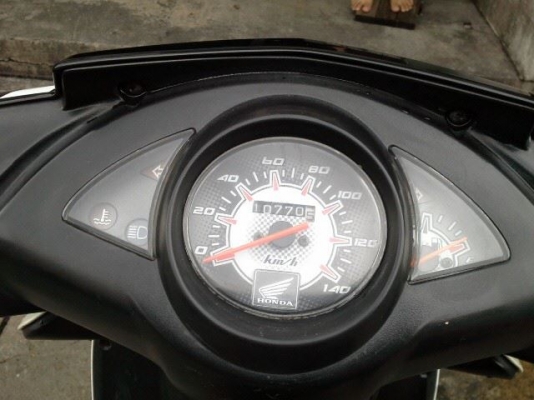 click ปี 51 สีขาว ดำ แดง รถสวย ชุดสีสดไม่มีแตก เครื่องเดิมๆ มีเล่มเอกสารพร้อม click ปี 51 สีขาว ดำ แดง รถสวย ชุดสีสดไม่มีแตก เครื่องเดิมๆ มีเล่มเอกสารพร้อม