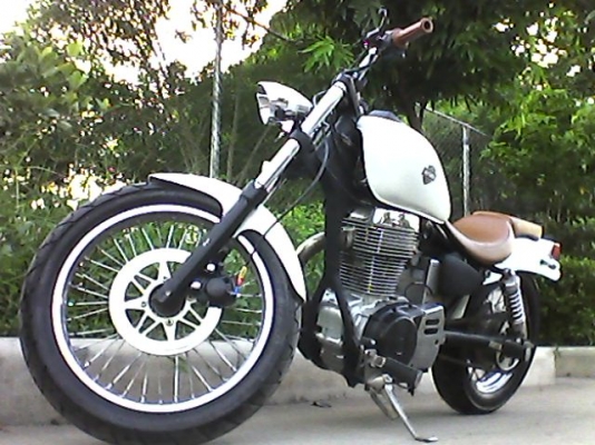 ขายCHOPPER SUZUKI400cc.แต่งHARLEY สวยเเน่นสะอาดแน่น อินวอย์พร้อมใช้ ราคา44000บ.