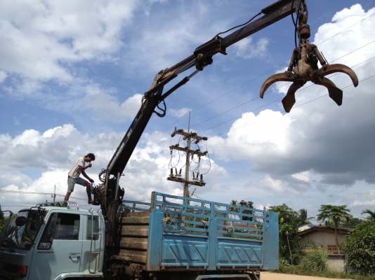 ขาย Heab เครนพับยังติดกับรถอยู่ยี่ห้อ HIAB JONSERED 90Z 4ปลอก มือขยุ้มเหล็ก ขาย Heab เครนพับยังติดกับรถอยู่ยี่ห้อ HIAB JONSERED 90Z 4ปลอก มือขยุ้มเหล็ก