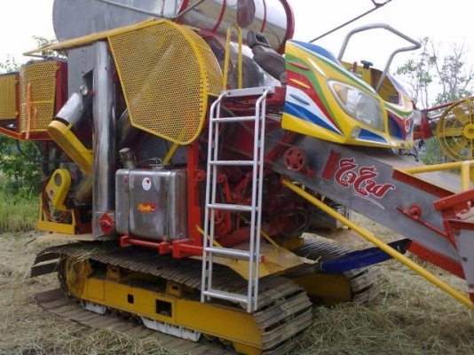 ขายรถเกี่ยวข้าวเกษตรพัฒนารุ่น "ไอ้หนุ่มไวไฟ"