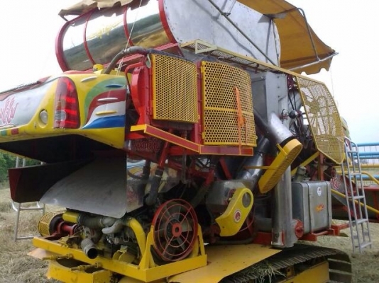 ขายรถเกี่ยวข้าวเกษตรพัฒนารุ่น "ไอ้หนุ่มไวไฟ"