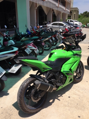 ขาย Kawasaki Ninja 250 ปี2012 สีเขียว-ดำ แต่ง ภูเก็ต 1แสน