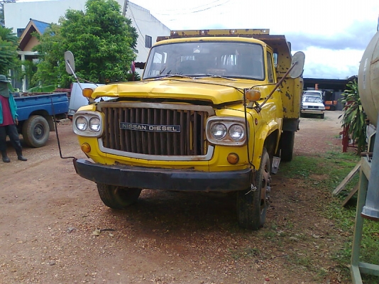 ขาย..รถหกล้อ นิสสัน เครื่อง ND6 เครื่องดี คัสซีสวย มีทะเบียนครบ.