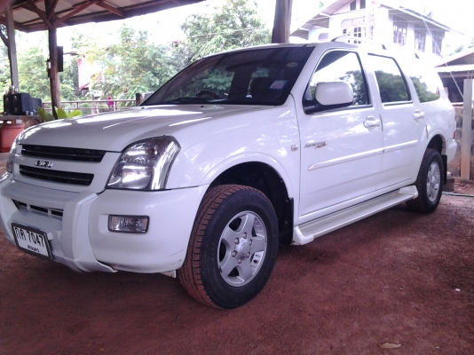 ISUZU DMAX THAIRUNG 3.0 ปี 47 เพาเวอร์ ไฟฟ้า เซ้นทรัลล็อภายในสวย คอนโซลลายไม้