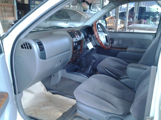 ISUZU DMAX THAIRUNG 3.0 ปี 47 เพาเวอร์ ไฟฟ้า เซ้นทรัลล็อภายในสวย คอนโซลลายไม้