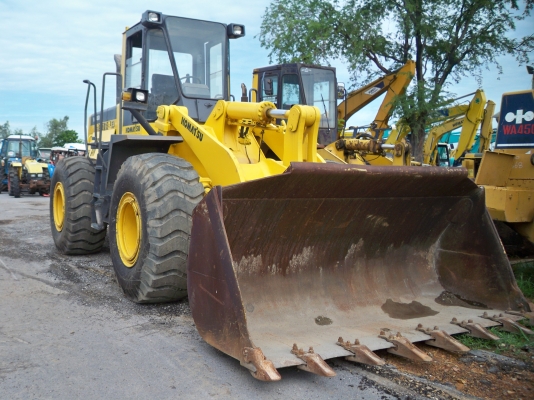 ขายรถตักเอวอ่อนล้อยาง KOMATSU WA 380-3