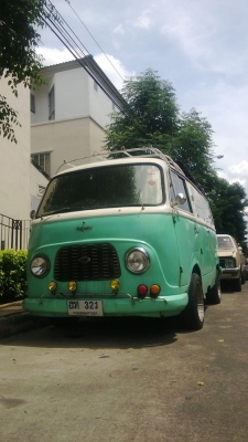 ฝากขาย รถตู้FORDโบราณแต่งบาร์ ฝากขาย รถตู้FORDโบราณแต่งบาร์