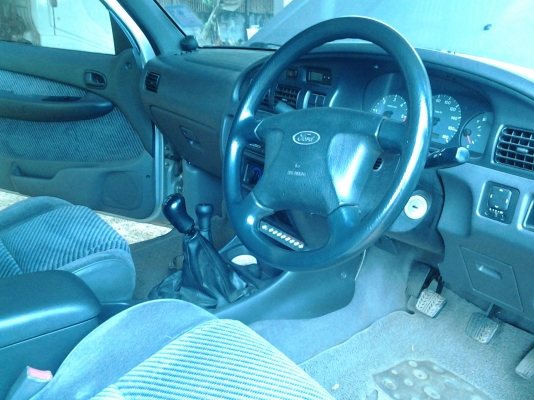 FORD RANGER โฟวีลแท้ปี 43 แอรแบคคู่ เพาเวอร์ ไฟฟ้า เครื่องเสียงเต็ม ให้แมกขอบ 15 จร้า