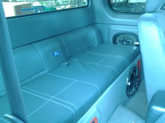 FORD RANGER โฟวีลแท้ปี 43 แอรแบคคู่ เพาเวอร์ ไฟฟ้า เครื่องเสียงเต็ม ให้แมกขอบ 15 จร้า