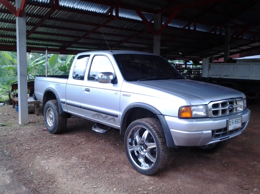 FORD RANGER โฟวีลแท้ปี 43 แอรแบคคู่ เพาเวอร์ ไฟฟ้า เครื่องเสียงเต็ม ให้แมกขอบ 15 จร้า