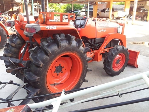 ขายรถไถ KUBOTA L3408 ระบบ 4WD พร้อมใบมีดดันดินหน้า ขายรถไถ KUBOTA L3408 ระบบ 4WD พร้อมใบมีดดันดินหน้า
