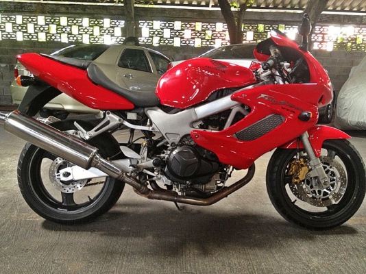 VTR 1000 อินวอยซ + สพม. ราคาโดนๆ 87,000 บาท