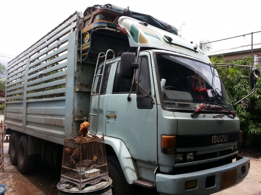 ISUZU  คัซซีจัมโบ้ เล่มทะเบียนพร้อมค่ะ