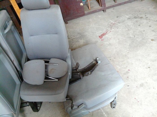 ขายเศษเบาะรถตู้