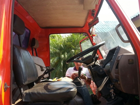 HINO KM 777 ติดเครน 2.9 ตัน  พี่ต้อม จังหวัดเพชรบุรี มัดจำแล้วค่ะ นัดรับรถในวันที่ 8/05/57ค่ะ