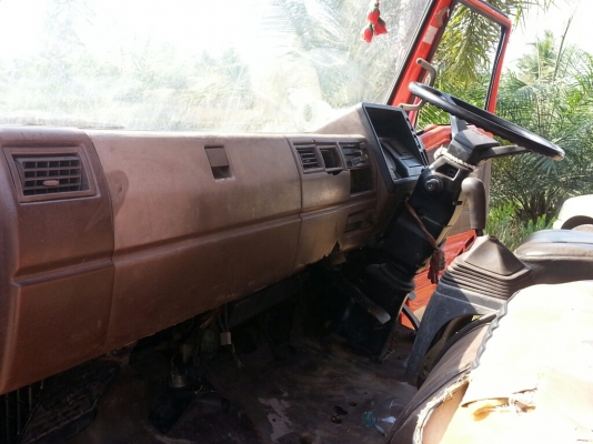 HINO KM 777 ติดเครน 2.9 ตัน  พี่ต้อม จังหวัดเพชรบุรี มัดจำแล้วค่ะ นัดรับรถในวันที่ 8/05/57ค่ะ