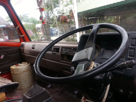 HINO KM 777 ติดเครน 2.9 ตัน  พี่ต้อม จังหวัดเพชรบุรี มัดจำแล้วค่ะ นัดรับรถในวันที่ 8/05/57ค่ะ