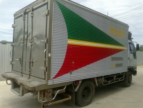 HINO หกล้อ FC4J ปี44 ตู้เปียก (อู่เอกชัย) ยาว4.3 เมตร หัวเดิม ซัซซี่ท่อนท้ายผุ แอร์เย็น เครื่องดี วิ่ง 3xx,xxx  650,000