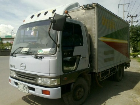 HINO หกล้อ FC4J ปี44 ตู้เปียก (อู่เอกชัย) ยาว4.3 เมตร หัวเดิม ซัซซี่ท่อนท้ายผุ แอร์เย็น เครื่องดี วิ่ง 3xx,xxx  650,000