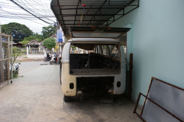 ต้องการซื้อพื้นกระบะ โฟล์คตู้ครับ ต้องการซื้อพื้นกระบะ โฟล์คตู้ครับ