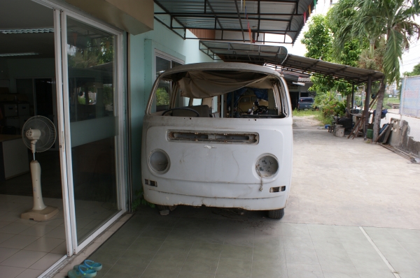 ต้องการซื้อพื้นกระบะ โฟล์คตู้ครับ ต้องการซื้อพื้นกระบะ โฟล์คตู้ครับ