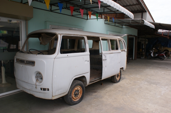 ต้องการซื้อพื้นกระบะ โฟล์คตู้ครับ ต้องการซื้อพื้นกระบะ โฟล์คตู้ครับ