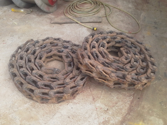 นำส่งแล้วครับ ส่งไป อ.เกษตรวิสัย ร้อยเอ็ด ยังเหลืออีกให้รีบจอง สนใจโทรติดต่อได้  KM 48 เดิน 12 ht (นอก) เครื่อง 6HE+turbo (235แรง) โซ่ D2  46 ข้อ โรลเลอร์ D3 12 ลูก หน้าเกี่ยว 3 เมตร อุ้มเลด 2.5 ตันหรือ star big  12 HT  jo8d + bo (260 แรง)