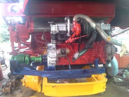 นำส่งแล้วครับ ส่งไป อ.เกษตรวิสัย ร้อยเอ็ด ยังเหลืออีกให้รีบจอง สนใจโทรติดต่อได้  KM 48 เดิน 12 ht (นอก) เครื่อง 6HE+turbo (235แรง) โซ่ D2  46 ข้อ โรลเลอร์ D3 12 ลูก หน้าเกี่ยว 3 เมตร อุ้มเลด 2.5 ตันหรือ star big  12 HT  jo8d + bo (260 แรง)