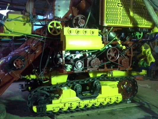 นำส่งแล้วครับ ส่งไป อ.เกษตรวิสัย ร้อยเอ็ด ยังเหลืออีกให้รีบจอง สนใจโทรติดต่อได้  KM 48 เดิน 12 ht (นอก) เครื่อง 6HE+turbo (235แรง) โซ่ D2  46 ข้อ โรลเลอร์ D3 12 ลูก หน้าเกี่ยว 3 เมตร อุ้มเลด 2.5 ตันหรือ star big  12 HT  jo8d + bo (260 แรง)