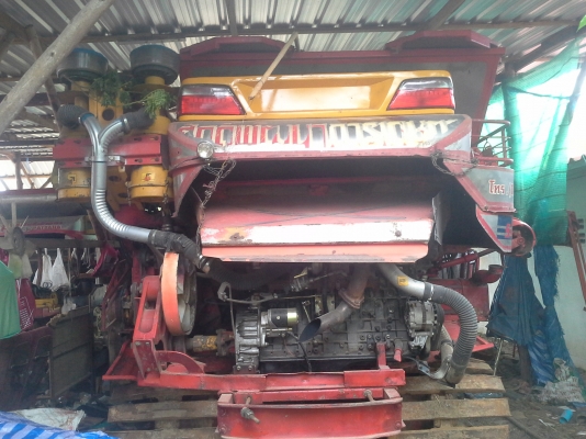 นำส่งแล้วครับ ส่งไป อ.เกษตรวิสัย ร้อยเอ็ด ยังเหลืออีกให้รีบจอง สนใจโทรติดต่อได้  KM 48 เดิน 12 ht (นอก) เครื่อง 6HE+turbo (235แรง) โซ่ D2  46 ข้อ โรลเลอร์ D3 12 ลูก หน้าเกี่ยว 3 เมตร อุ้มเลด 2.5 ตันหรือ star big  12 HT  jo8d + bo (260 แรง)